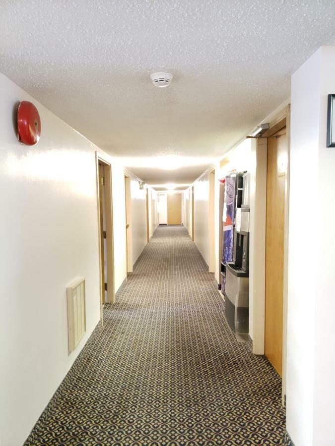 Tower Inn Estevan Extérieur photo