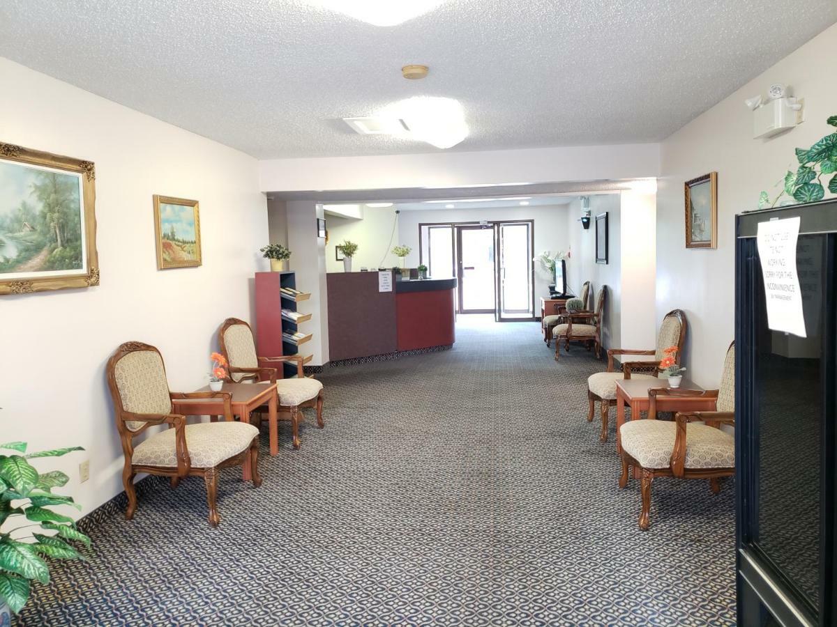 Tower Inn Estevan Extérieur photo